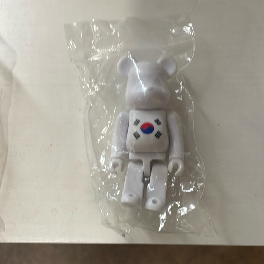 Bearbrick 100%
